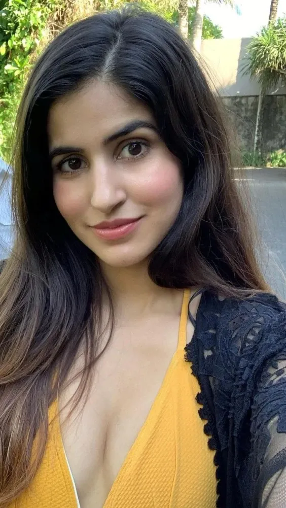 Ishika - Mumbai Escort