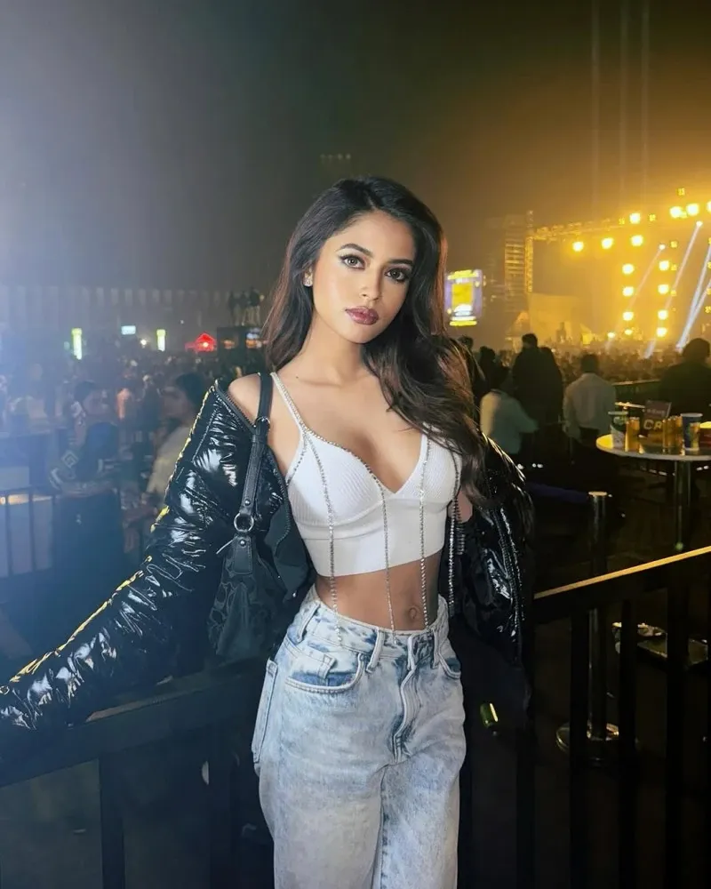 Punam - Mumbai Escort