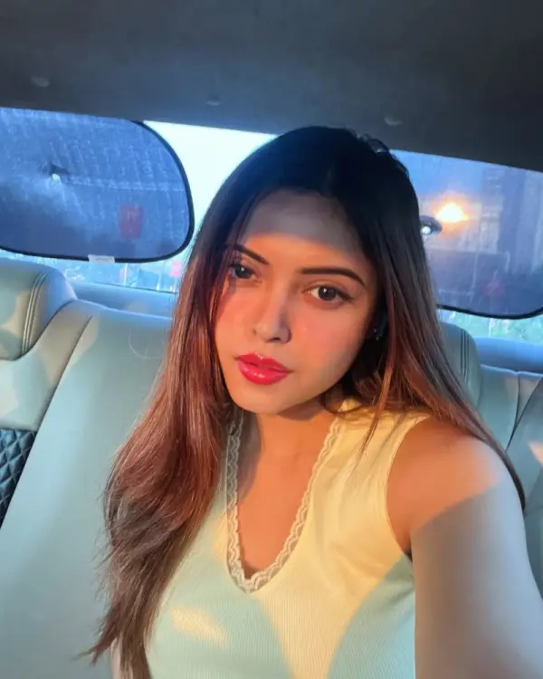 Taniya - Mumbai Escort
